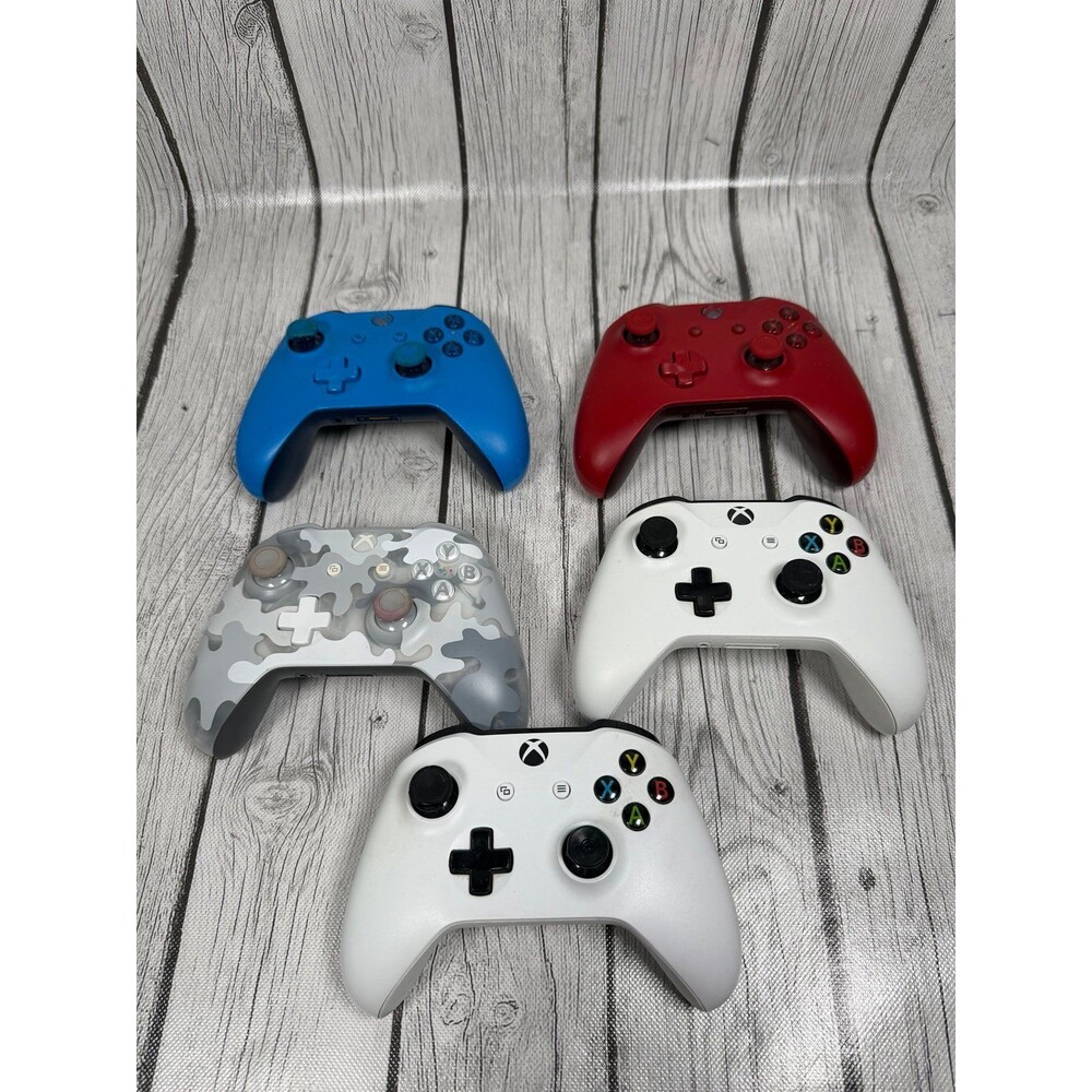 Lot of 5 Official Microsoft Xbox One Controllers - AS IS For Parts or Repair